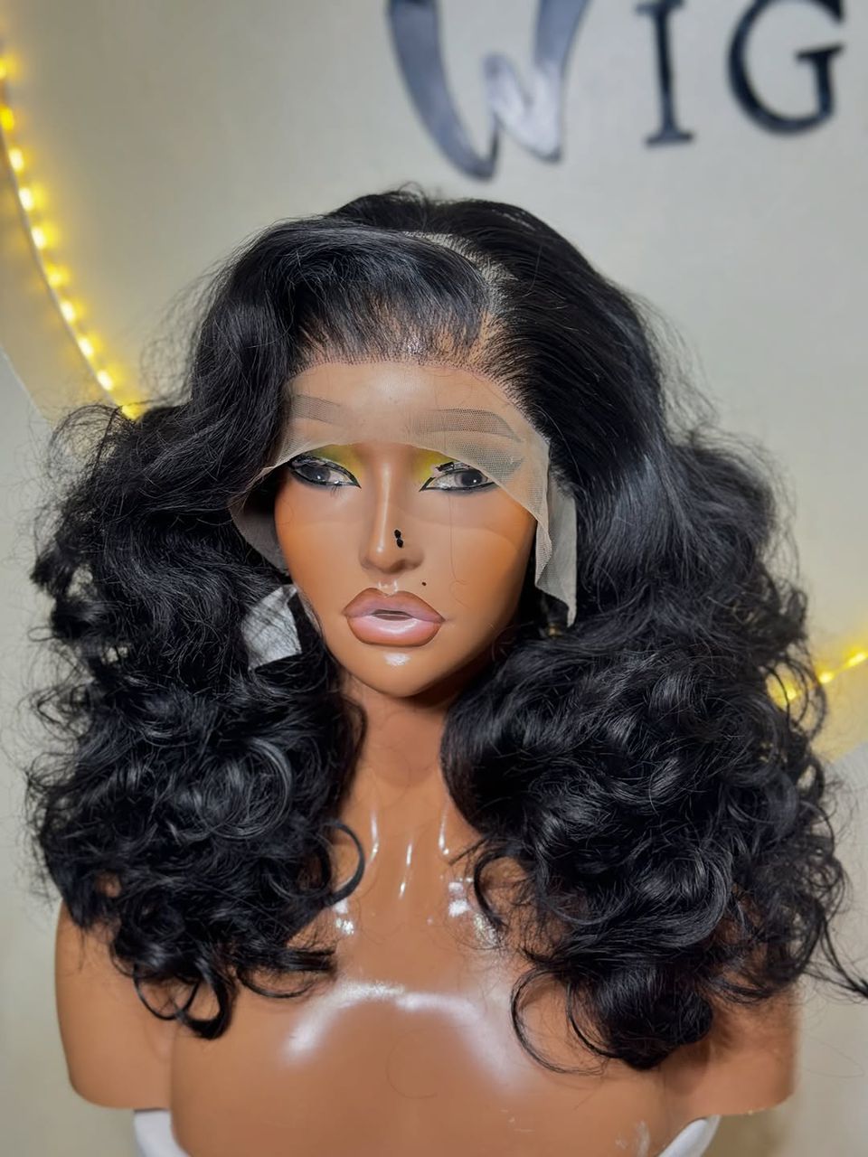 FULL FRONTAL BOUNCE WIG